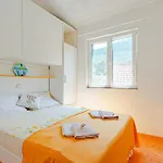 Apartman 2 Bedroom Stunning In Osobljava Osobjava