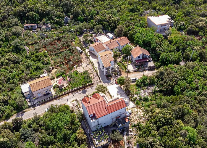 Lovely In Osobljava With Wifi Osobjava