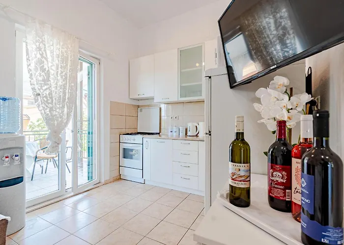 Lovely In Osobljava With Wifi Appartement *