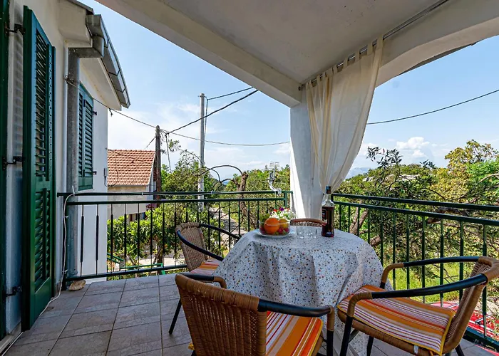 Lovely In Osobljava With Wifi Appartement