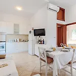 2 Bedroom Stunning In Osobljava