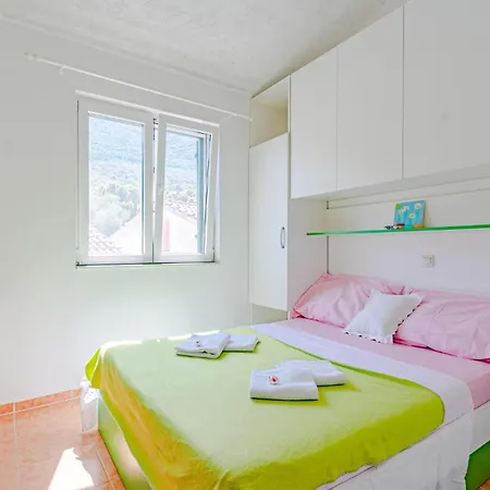 Lovely In Osobljava With Wifi Διαμέρισμα Osobjava