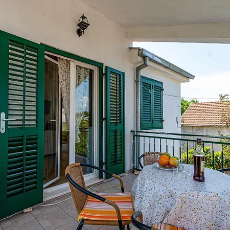 Lovely In Osobljava With Wifi 아파트 *