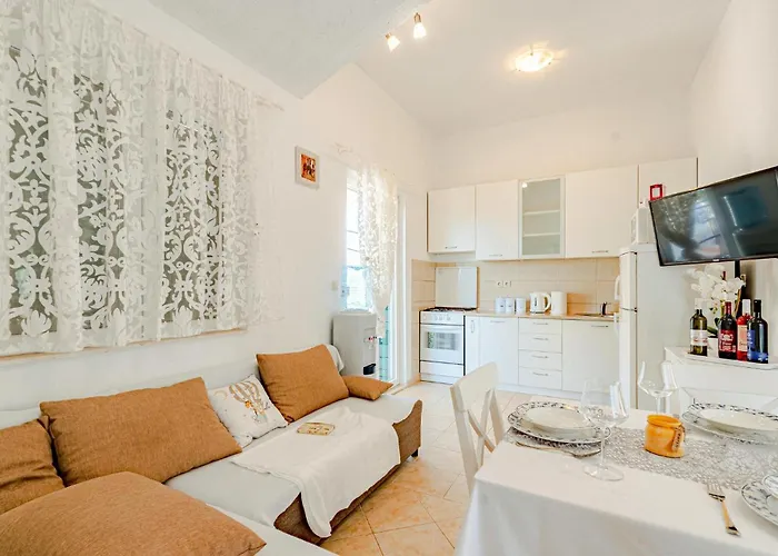 Lovely In Osobljava With Wifi * Osobjava