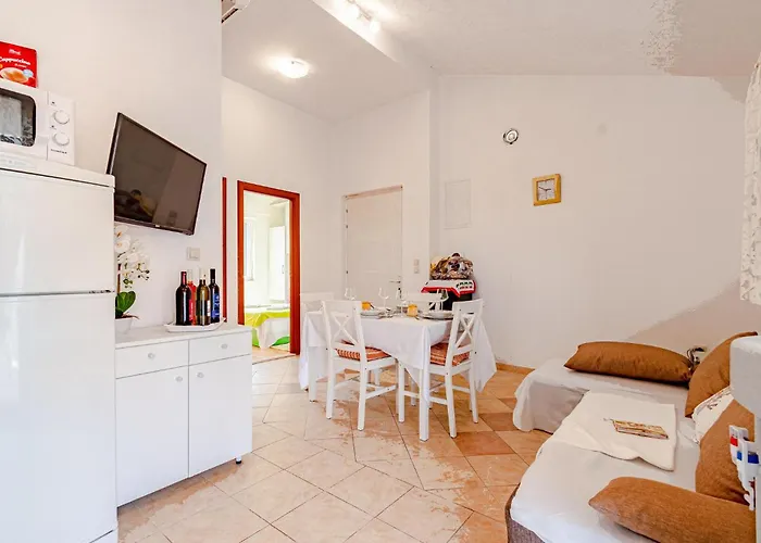 Lovely In Osobljava With Wifi